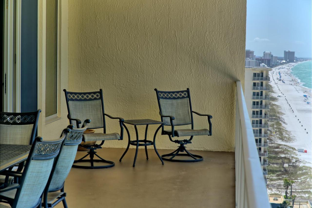 Luxurious High-rise With Spacious Balcony Facing The Ocean - Unit 1805
